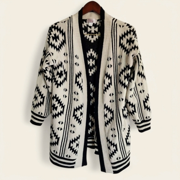 Kamana Sweaters - Kamana Aztec Print Chenille Cardigan – Size Large